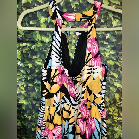 Colorful Halter Neck Dress - Picture 11 of 16